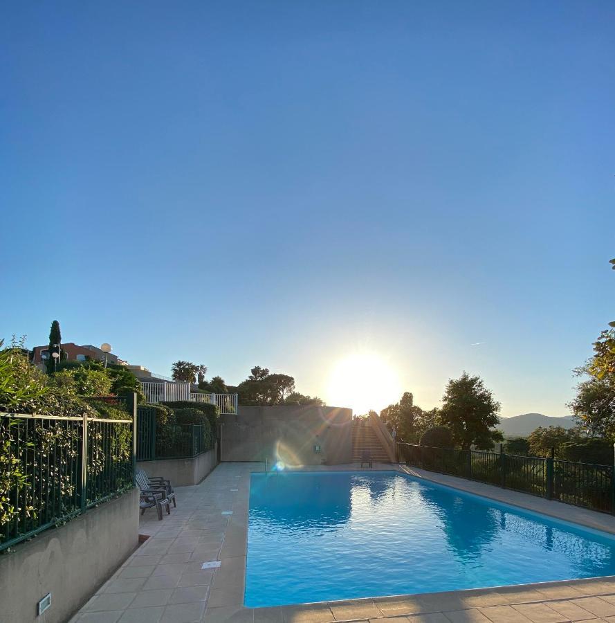 Jolie Maison Golfe De Saint-Tropez Cogolin Exterior photo
